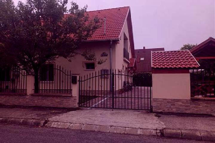 Isabella, 29 — Escort in Vertesszolos, Hungary