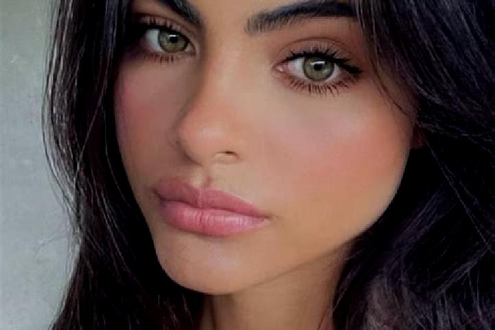 Isabella, 30, a brunette amber-eyed middle eastern companion based in Khark. Offering A-Level, Striptease. Available for incall and outcall, overnight bookin...