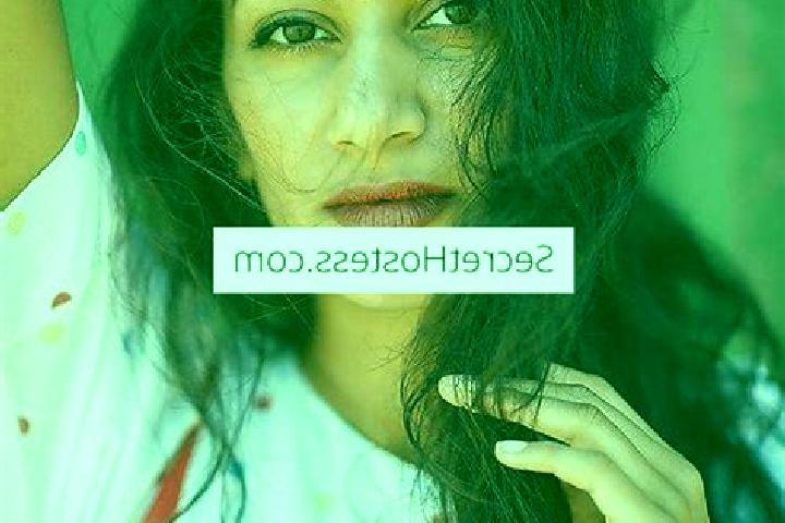 Isabella, 30, a chestnut amber-eyed indian companion based in Campbeltown. Offering Party Girl, Massage, Overnight, Deep French Kissing, GFE. Available for i...