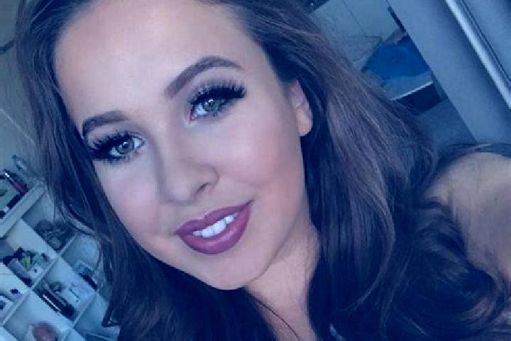 Isabella, 30, a chestnut grey-eyed ebony companion based in Broadhempston. Offering Massage, Couples, Girlfriend Experience. Available for incall and outcall...