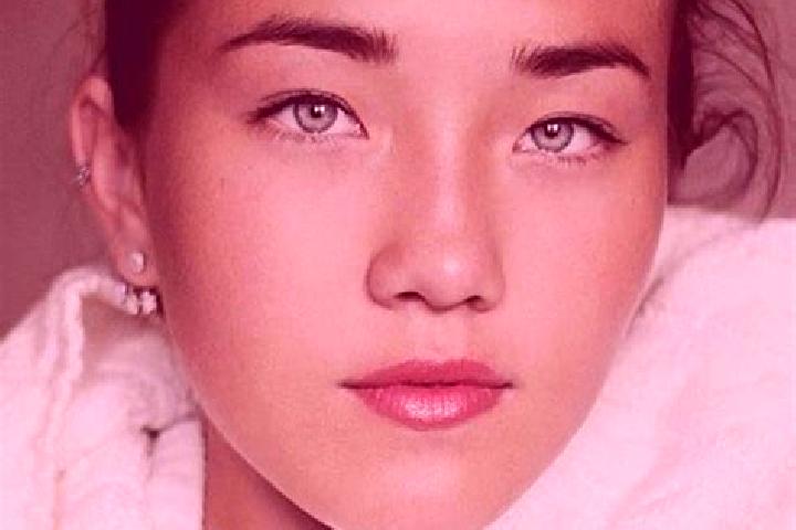 Isabella, 30, a red grey-eyed caucasian companion based in Moffat Beach. Offering Travel Companion, Party Girl, Domination. Available for incall and outcall,...