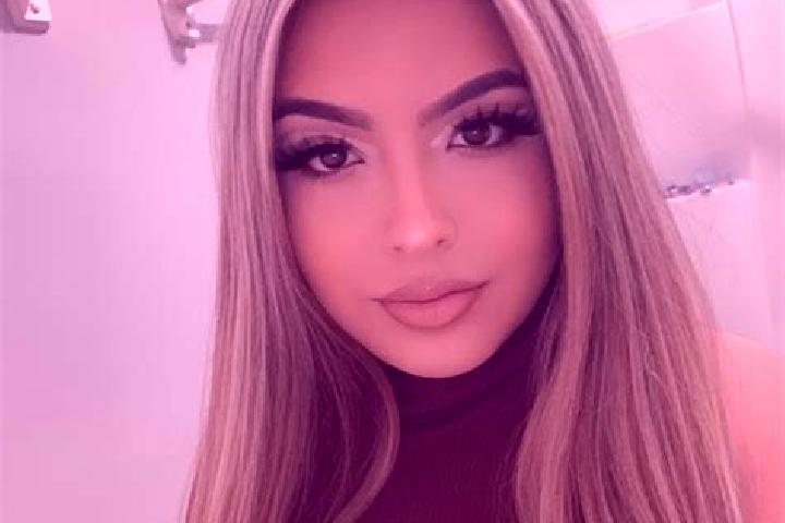 Isabella, 32, a blonde dark-eyed latina companion based in Sunjia. Offering Duos, GFE. Available for incall and outcall, day and evening dates.
