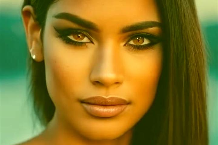 Isabella, 33, a auburn amber-eyed latina companion based in Beilin. Offering OWO, Couples, Massage. Available for incall and outcall, day and evening dates.
