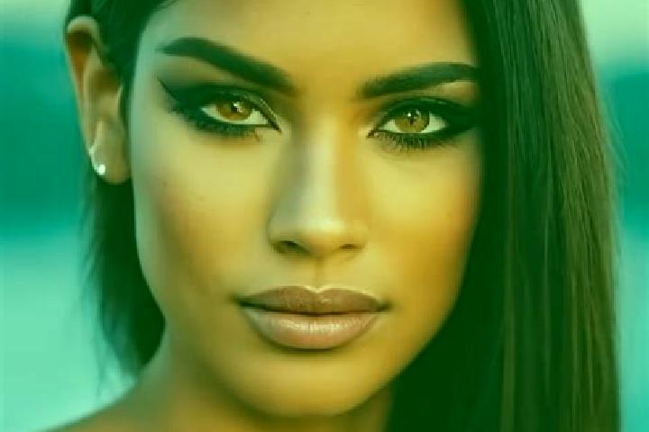 Isabella, 33, a auburn dark-eyed latina companion based in Batarashi. Offering Girlfriend Experience, OWO, Domination. Available for incall and outcall, day ...