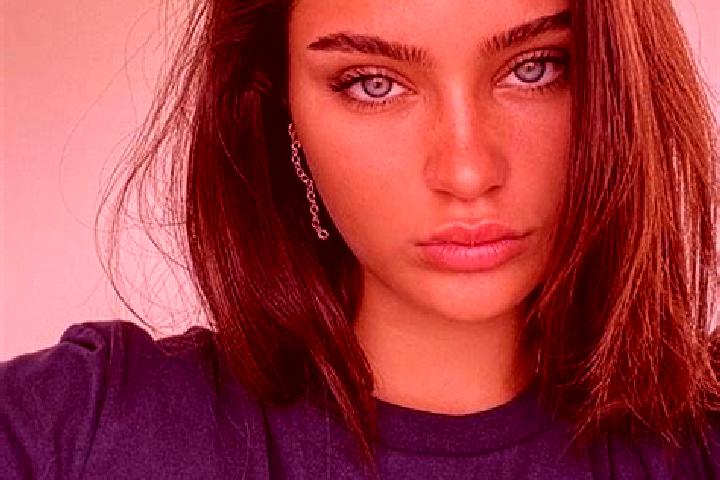 Isabella, 34, a brunette dark-eyed ebony companion based in Sarratt. Offering Roleplay, OWO. Available for incall and outcall, day and evening dates.