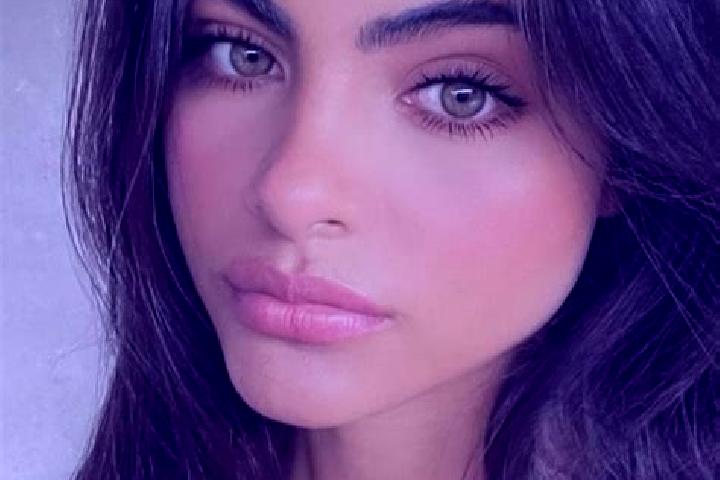 Isabella, 34, a dark blonde green-eyed indian companion based in Villalba de la Loma. Offering CIM, Couples, Roleplay. Available for incall and outcall, over...