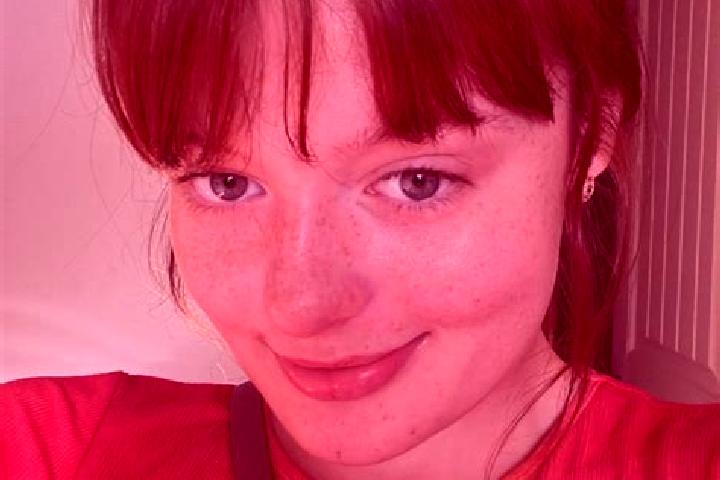 Isabella, 34, a red grey-eyed european companion based in Pianezze del Lago. Offering Fetish, CIM, GFE, Duos. Available for incall and outcall, day and eveni...