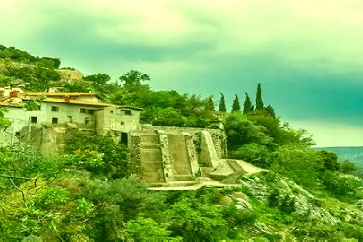 Isabella, 34 — Escort in Acharnes, Greece