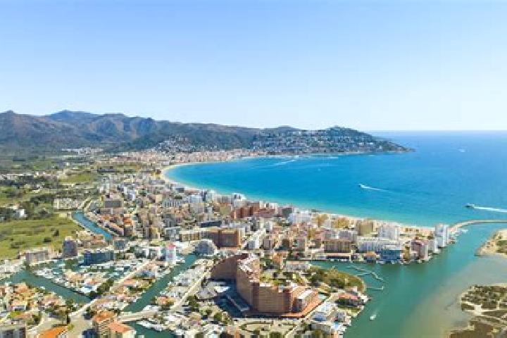 Isabella, 34 — Escort in Roses, Spain