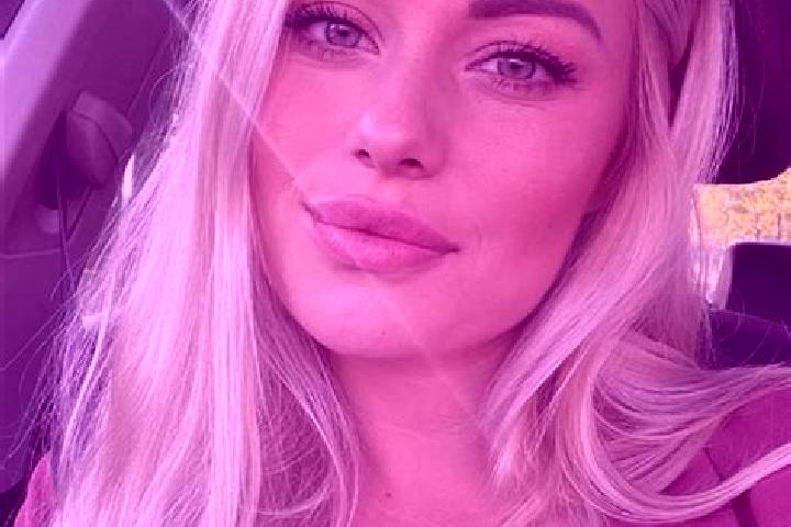 Isabella, 36, a blonde hazel-eyed ebony companion based in Valhermoso. Offering A-Level, 69, Dinner Date. Available for incall and outcall, day and evening d...