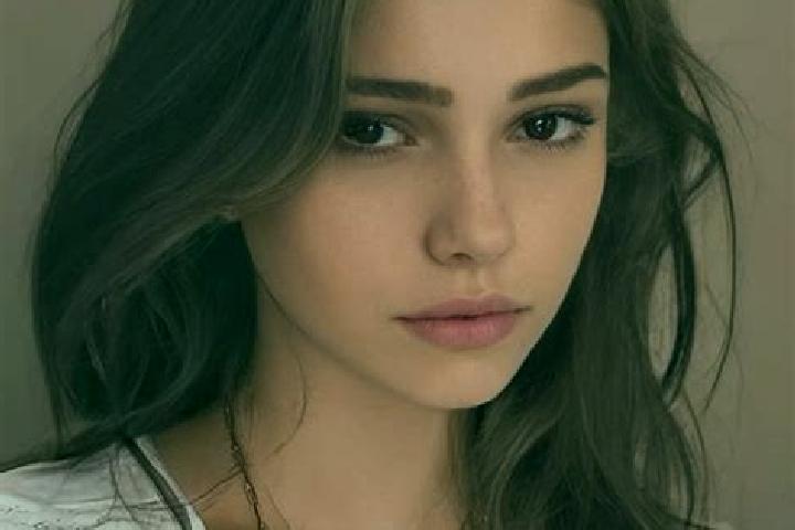 Isabella, 36, a chestnut hazel-eyed slavic companion based in Heikinlaakso. Offering BDSM, OWO. Available for incall and outcall, overnight bookings available.