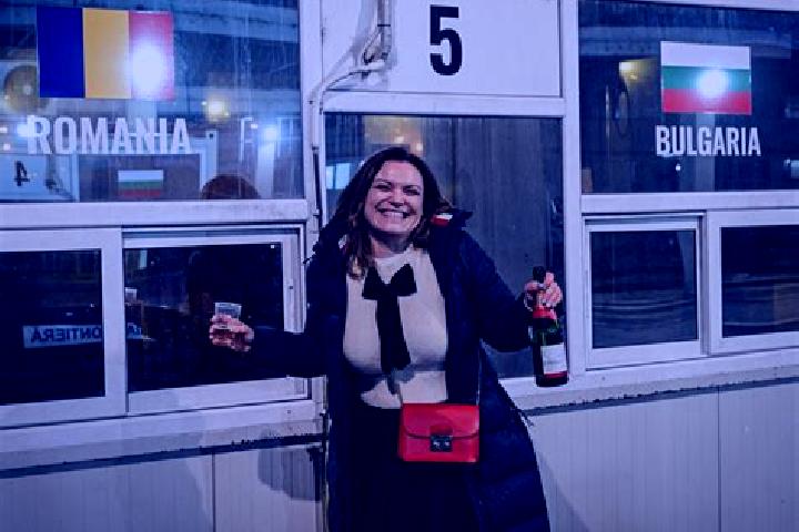 Isabella, 36 — Escort in Comosteni, Romania