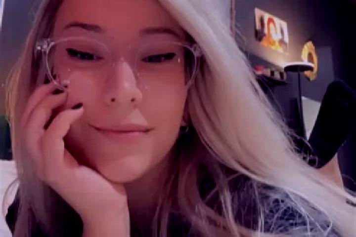 Isabella, 37, a platinum blonde brown-eyed mediterranean companion based in Zgornja Kungota. Offering Erotic Massage, Roleplay, Dinner Date. Available for in...