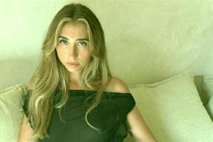 Isabella, 37 — Escort in Recologne, France