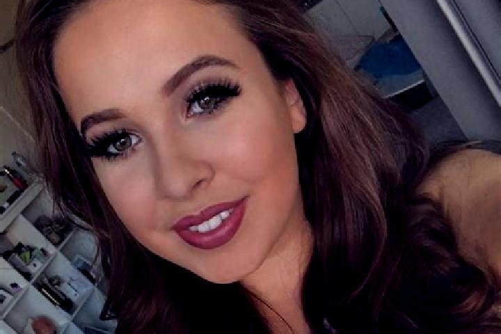 Isabella, 38, a auburn blue-eyed caribbean companion based in Selimaga. Offering Striptease, CIM, Couples. Available for incall and outcall, overnight bookin...