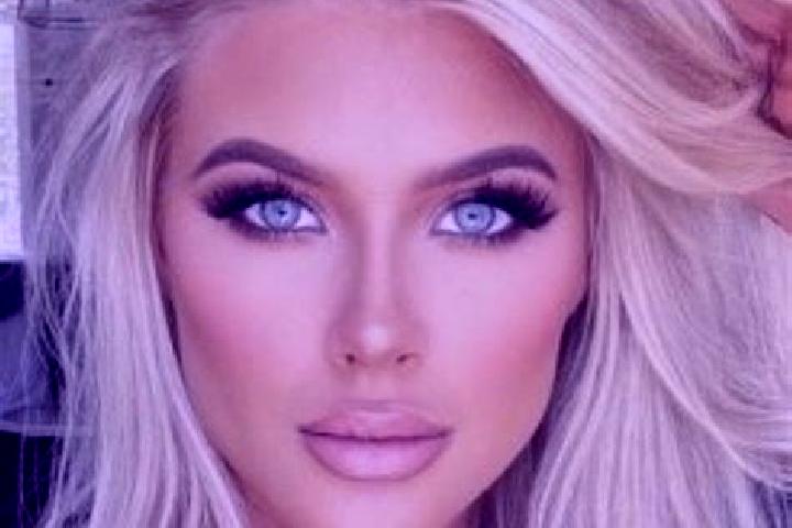 Isabella, 38, a platinum blonde hazel-eyed indian companion based in Southside. Offering CIM, Dinner Date, Fetish, Striptease. Available for incall and outca...