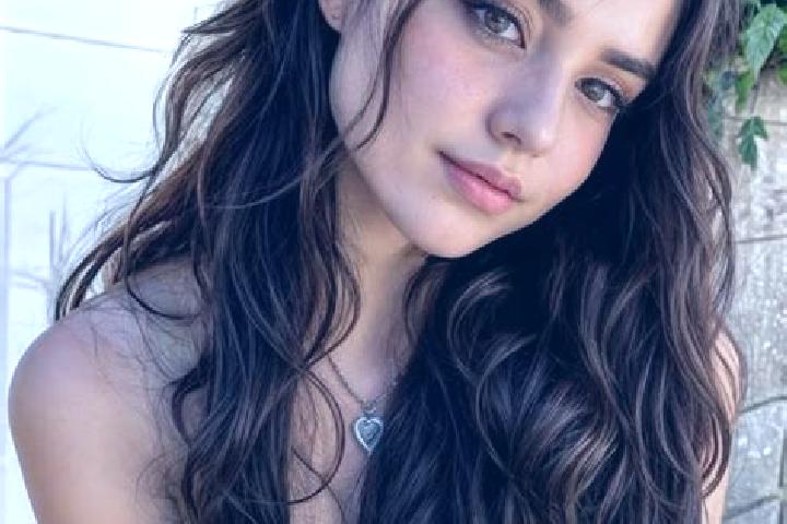 Isabella, 39, a chestnut hazel-eyed middle eastern companion based in Jimenez. Offering Travel Companion, Dinner Date, Domination, GFE. Available for incall ...