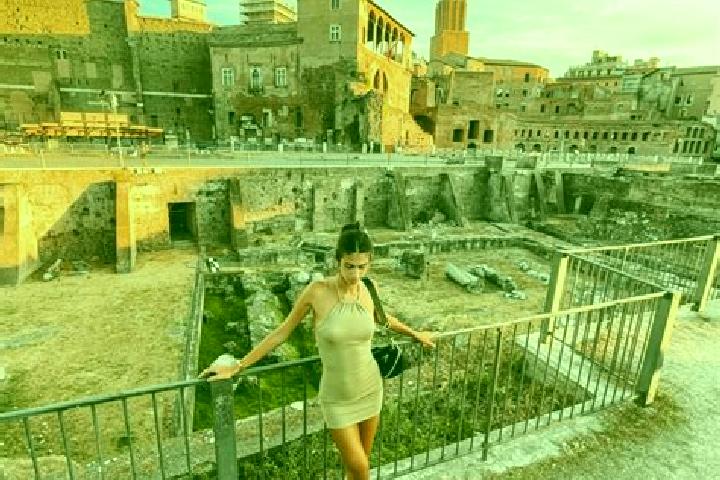 Isabella, 39 — Escort in Cendon, Italy