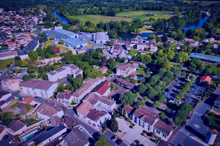 Ivy, 20 — Escort in Saint-Seurin-de-Cursac, France