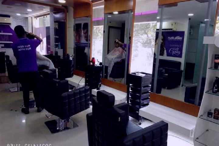 Ivy, 20 — Escort in Salon, India
