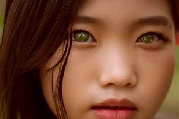 Ivy, 22, a red green-eyed asian companion based in Drazice. Offering Party Girl, Striptease, Roleplay. Available for incall and outcall, day and evening dates.