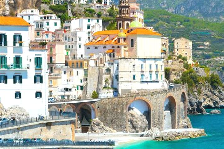 Ivy, 22 — Escort in Tonara, Italy