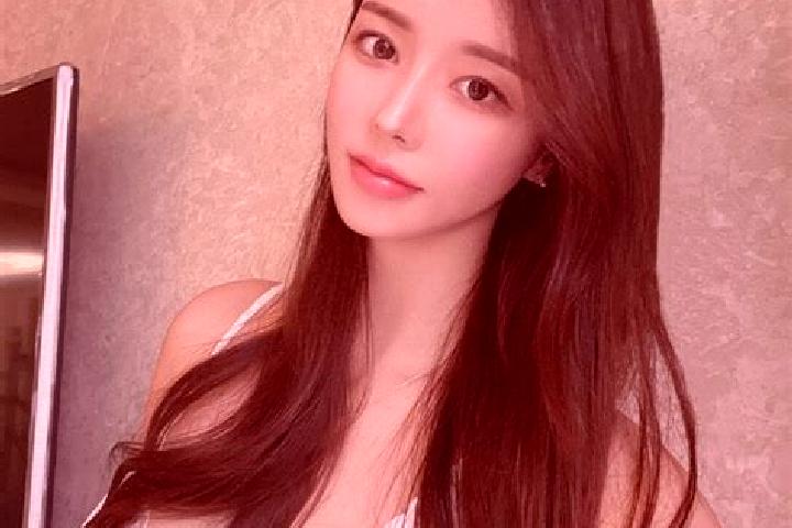 Ivy, 22 — Escort in Yaojiagou, China