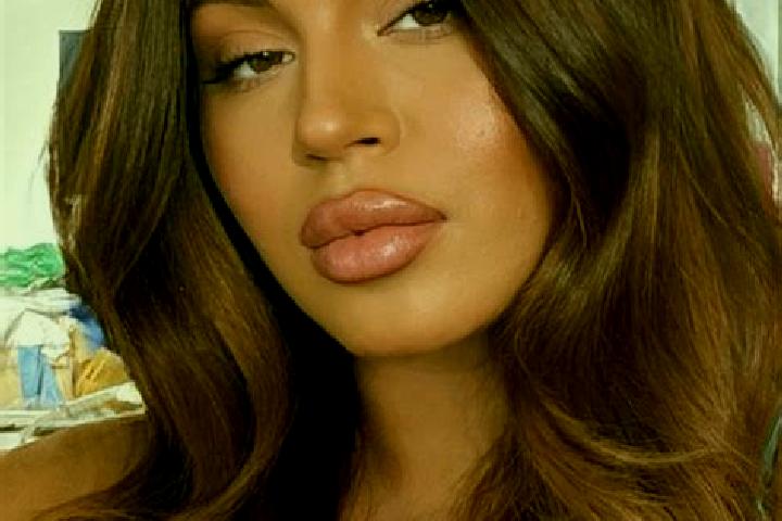 Ivy, 23, a auburn brown-eyed latina companion based in Sumberbakti. Offering CIM, Massage, Tantra, GFE, Couples. Available for incall and outcall, overnight ...