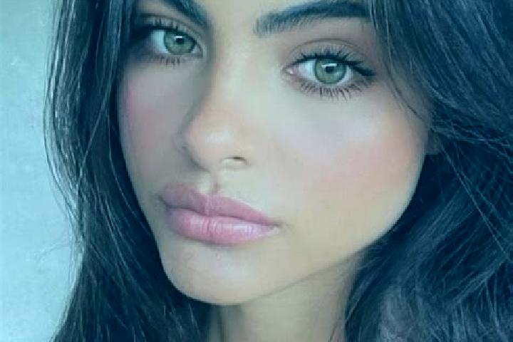 Ivy, 23, a brunette amber-eyed indian companion based in Plouagat. Offering Prostate Massage, Girlfriend Experience, Massage. Available for incall and outcal...