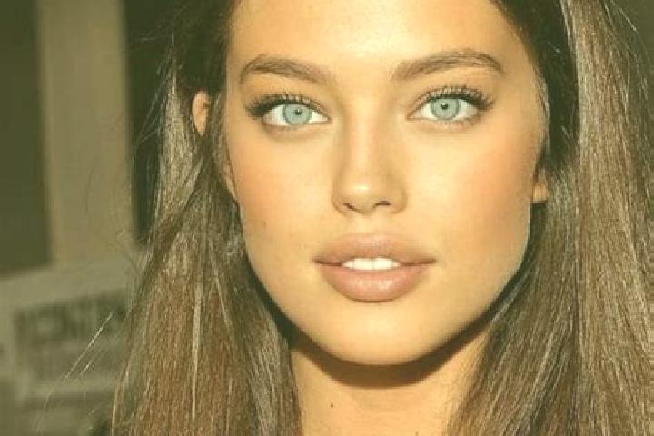 Ivy, 23, a chestnut green-eyed caucasian companion based in Long Beluah. Offering Party Girl, A-Level. Available for incall and outcall, day and evening dates.