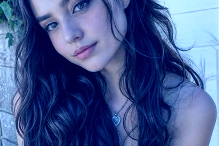 Ivy, 23, a chestnut hazel-eyed european companion based in Beaucroissant. Offering Couples, A-Level, Girlfriend Experience, Party Girl. Available for incall ...