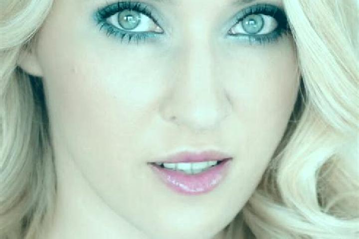 Ivy, 24, a blonde green-eyed slavic companion based in Nogales. Offering A-Level, Domination, Duos. Available for incall and outcall, day and evening dates.