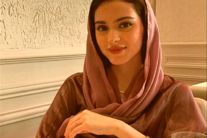 Ivy, 24 — Escort in Layla, Saudi Arabia
