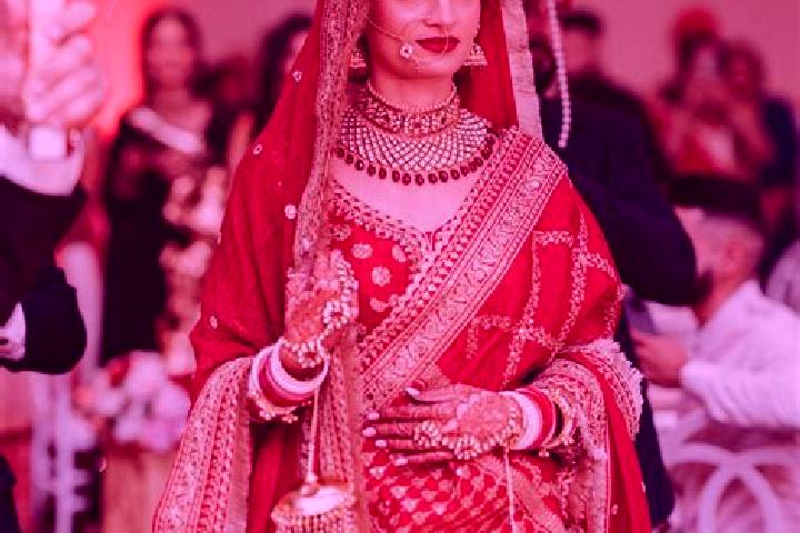 Ivy, 26 — Escort in Dabwali, India