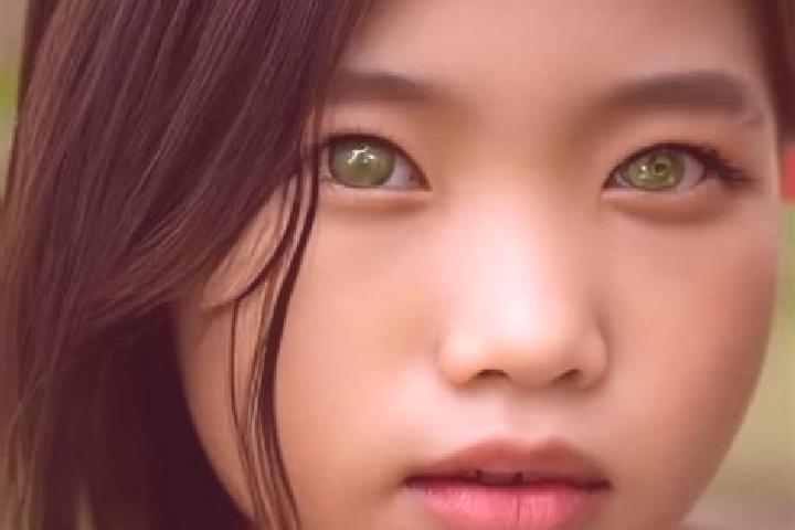 Ivy, 27, a auburn green-eyed asian companion based in Kalipang. Offering Roleplay, Domination, Erotic Massage. Available for incall and outcall, day and even...