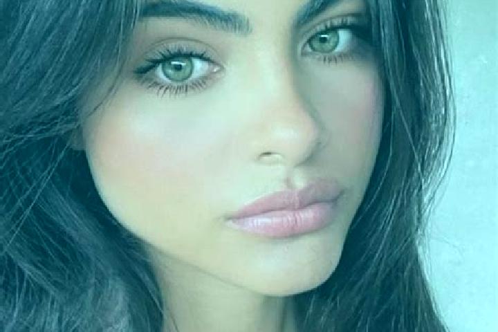 Ivy, 27, a black green-eyed caucasian companion based in Gwio Kura. Offering A-Level, Party Girl, 69. Available for incall and outcall, day and evening dates.