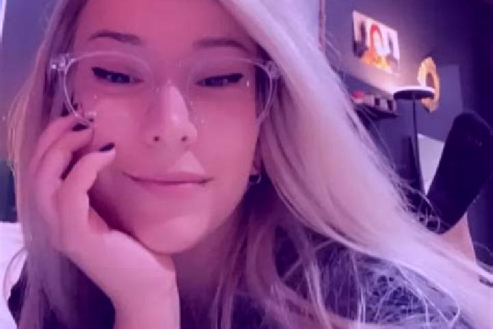 Ivy, 27, a blonde dark-eyed ebony companion based in Bom Jardim de Goias. Offering Domination, Fetish, Prostate Massage, CIM. Available for incall and outcal...
