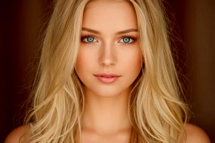 Ivy, 28, a blonde grey-eyed mixed companion based in Trzic. Offering 69, Domination. Available for incall and outcall, day and evening dates.