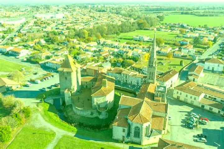 Ivy, 30 — Escort in Les Herbiers, France