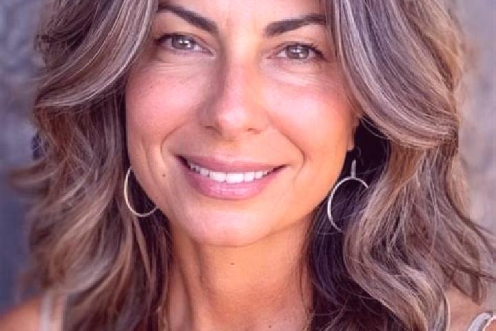 Ivy, 31, a brunette grey-eyed middle eastern companion based in Penzing. Offering Travel Companion, Prostate Massage, Duos, Striptease. Available for incall ...