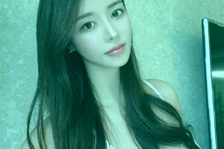 Ivy, 32 — Escort in Ngrejeng, Indonesia