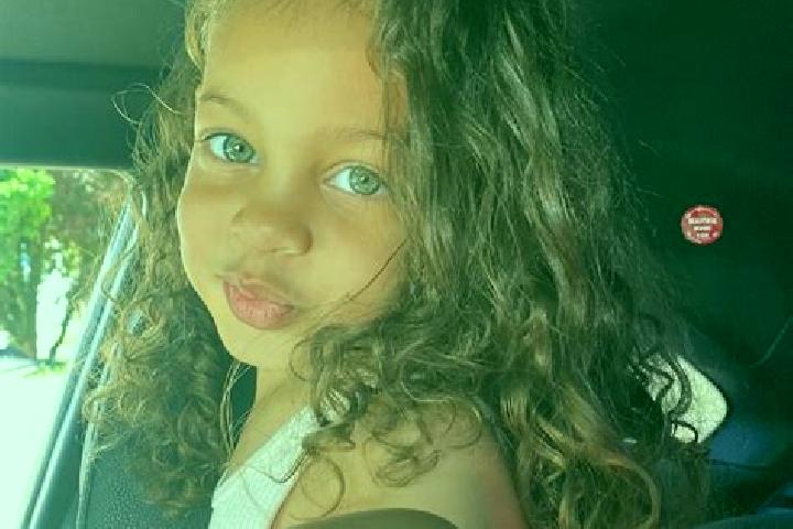 Ivy, 33, a auburn blue-eyed mixed companion based in Vulturi. Offering Travel Companion, A-Level, Prostate Massage. Available for incall and outcall, day and...