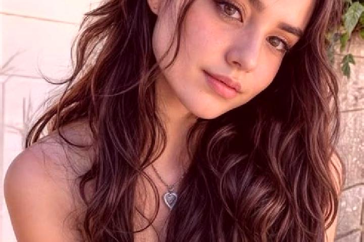 Ivy, 34, a auburn brown-eyed middle eastern companion based in Lomas de Menchaca. Offering OWO, A-Level, Prostate Massage, Party Girl, BDSM. Available for in...