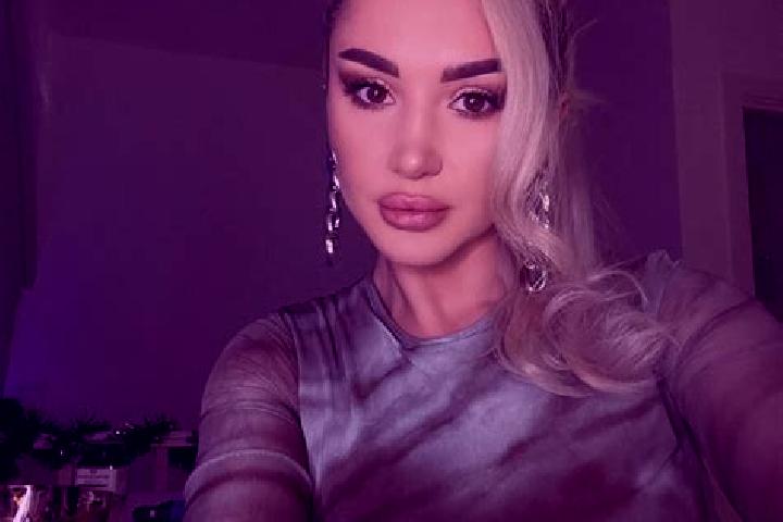 Ivy, 34, a blonde blue-eyed mixed companion based in Heidenheim an der Brenz. Offering GFE, BDSM, Roleplay, Travel Companion, Erotic Massage. Available for i...