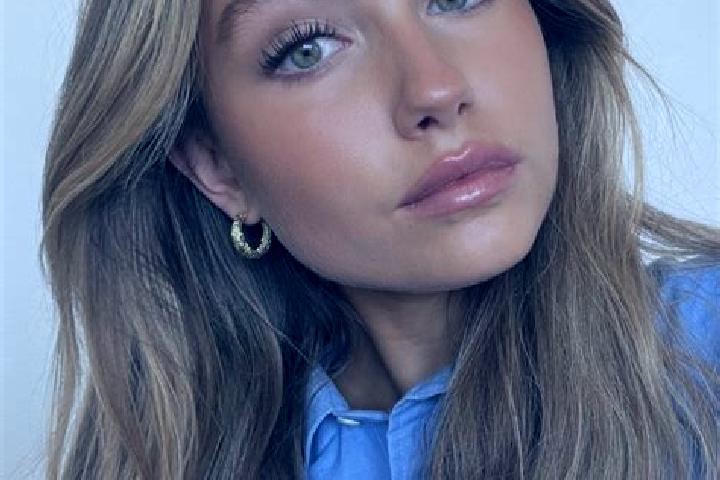 Ivy, 34, a dark blonde green-eyed european companion based in la Pobla de Mafumet. Offering Party Girl, OWO, A-Level. Available for incall and outcall, day a...