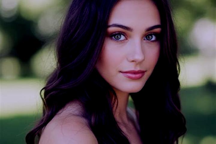 Ivy, 35, a dark blonde hazel-eyed mediterranean companion based in Suchil. Offering Party Girl, Massage, Girlfriend Experience. Available for incall and outc...
