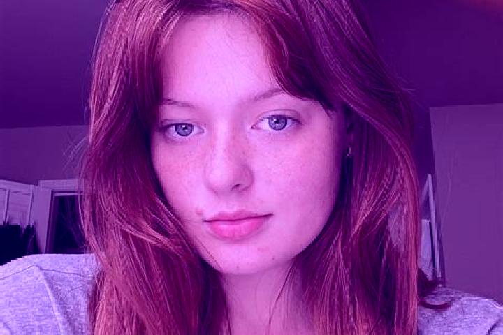 Ivy, 35, a red grey-eyed caucasian companion based in Calcinate del Pesce. Offering Dinner Date, Striptease. Available for incall and outcall, overnight book...