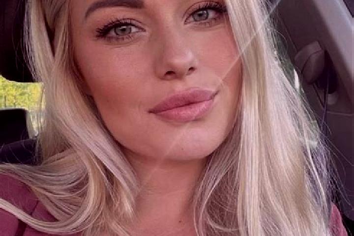 Ivy, 36, a blonde hazel-eyed caucasian companion based in Murilo. Offering Tantra, Massage. Available for incall and outcall, day and evening dates.