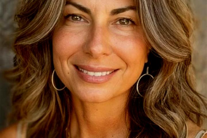 Ivy, 36, a brunette grey-eyed latina companion based in Mahmudabad. Offering Roleplay, OWO, Massage, 69, Prostate Massage. Available for incall and outcall, ...