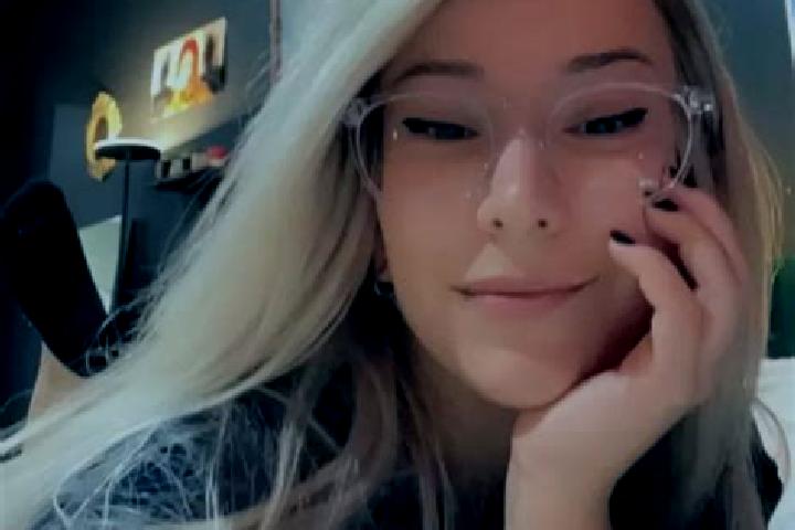 Ivy, 37, a blonde grey-eyed mixed companion based in Naeni. Offering Travel Companion, Massage, Striptease, Prostate Massage. Available for incall and outcal...